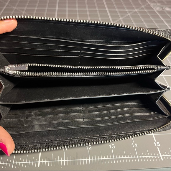 Coach Wallet - Picture 4 of 4